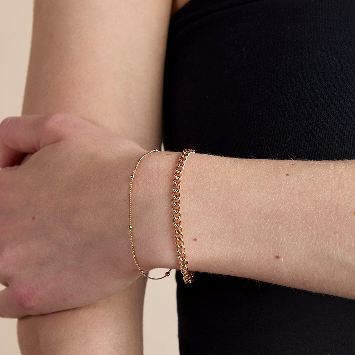 Essential gold-colored beaded bracelet